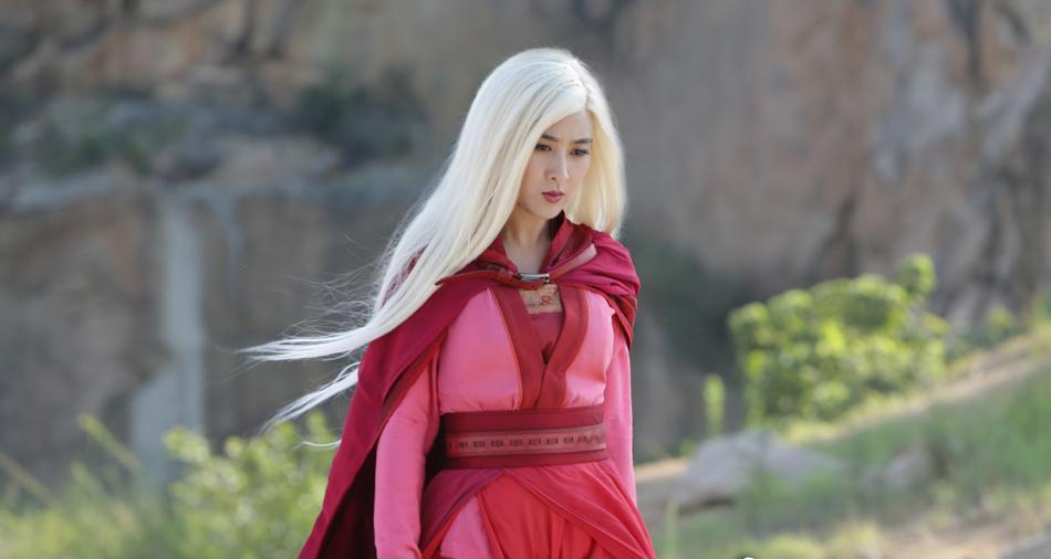 《DNF》2019夏日套迷你红色魔女属性外观详解（打造最独特的红色魔女，让你在游戏中脱颖而出！）